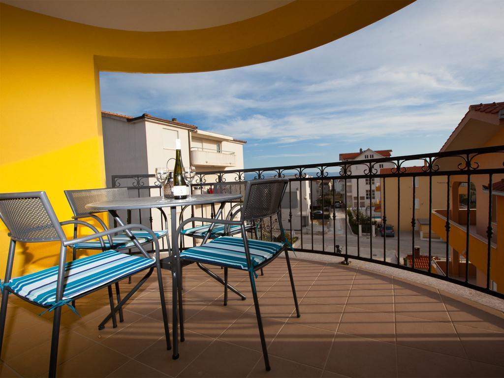 Apartments Roses Stobreč Pokoj fotografie